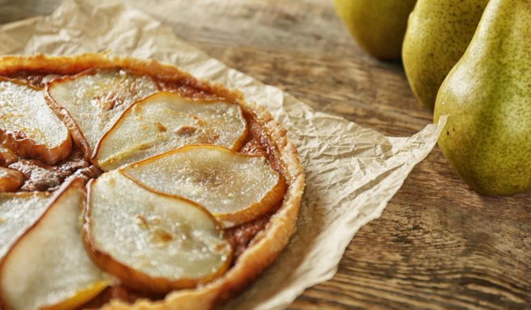 Tarte amandine aux poires : un plaisir gourmand pour tous !